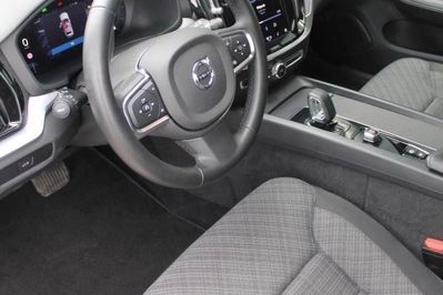 Volvo V60 B4 D Momentum