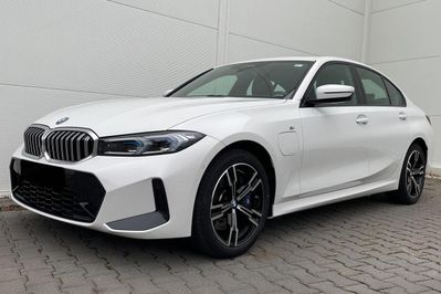 BMW Seria 3 330e M Sport
