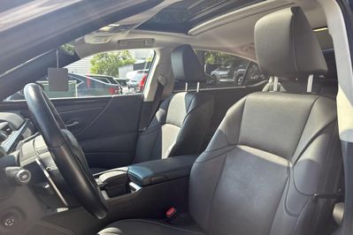 Lexus ES 300h Business Edition +