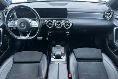 Mercedes CLA 220 4-Matic AMG Line 7G-DCT