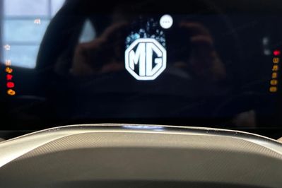 MG HS Excite 1.5 T-GDi MT