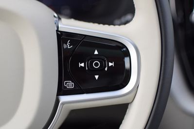 Volvo XC60 T6 Plug-In Hybrid AWD Ultra Dark