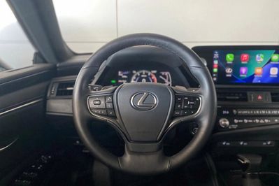 Lexus ES 300h Business Edition