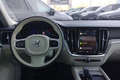 Volvo V60 B4 B Plus Dark aut