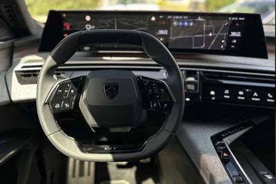 Peugeot 5008 GT Exclusive 5-miejsc e-DCS6 1.2 PureTech mHEV