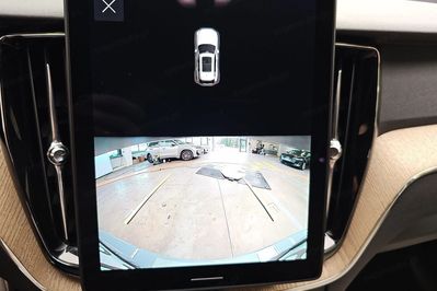 Volvo XC60 B5 B AWD Plus Dark