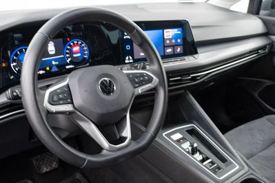 Volkswagen Golf 1.5 eTSI EVO Style DSG