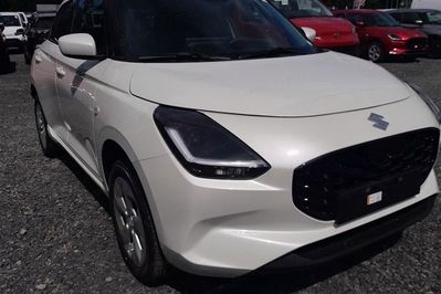 Suzuki Swift Premium Plus 1.2 Dualjet SHVS