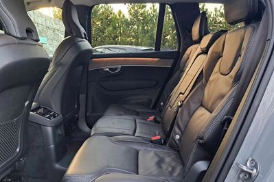 Volvo XC90 T8 AWD Plug-In Hybrid Ultra Dark 7os