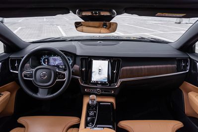 Volvo V90 T8 AWD Plug-In Hybrid Ultimate Bright aut