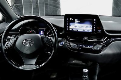 Toyota C-HR 1.8 Hybrid