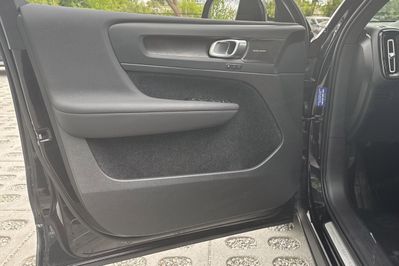 Volvo XC40 T5 Plug-In Hybrid Plus Dark