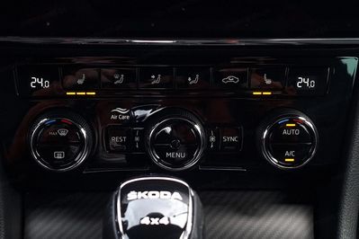 Skoda Superb 2.0 TDI SCR 4x4 Sportline DSG