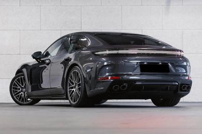 Porsche Panamera 4 E-Hybrid