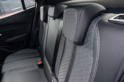 Peugeot 2008 Allure e-DCS 1.2 mHEV