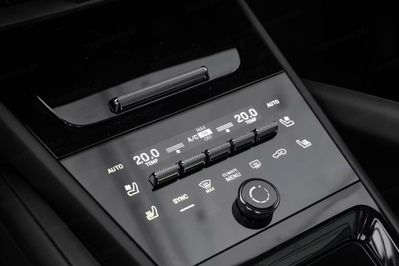 Porsche Cayenne Coupe E-Hybrid Black Edition