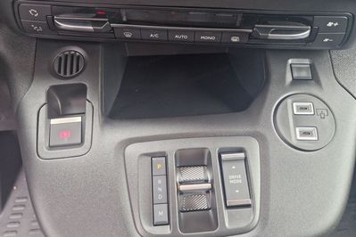 Fiat Doblo Cargo/Van Zabudowa Brygadowa AT8