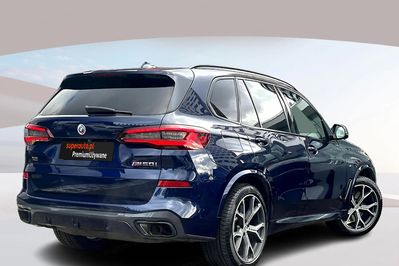 BMW X5 M50i