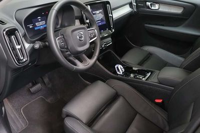 Volvo XC40 B4 Plus Dark