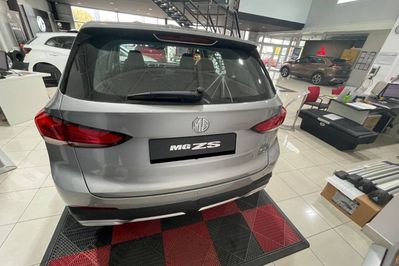 MG ZS 1.5  Standard MT