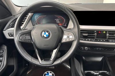 BMW Seria 1 118i Advantage