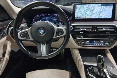 BMW Seria 5 530d xDrive Luxury Line