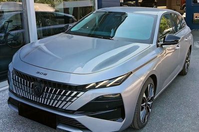 Peugeot 308 Allure S&S e-DCS6 1.2 mHEV