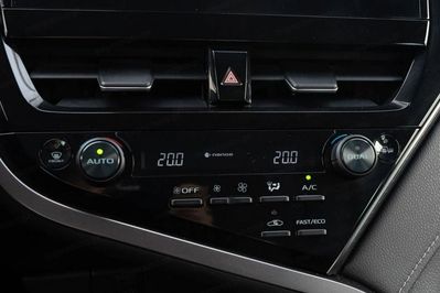 Toyota Camry 2.5 Hybrid CVT