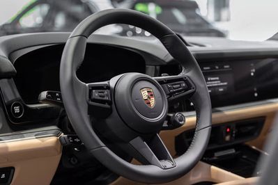 Porsche Cayenne E-Hybrid Black Edition