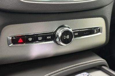 Volvo XC90 T8 AWD Plug-In Hybrid Ultra Dark 7os