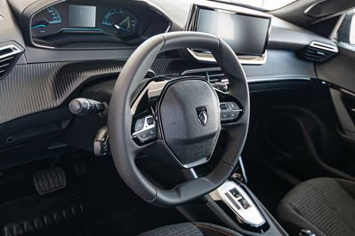 Peugeot 2008 Edition e-DCS6 PureTech mHEV