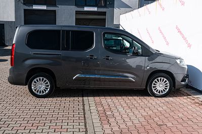 Toyota Proace City Verso Long L2H1 7os AT