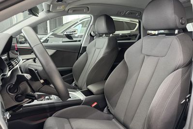 Audi A4 35 TFSI mHEV Advanced S tronic