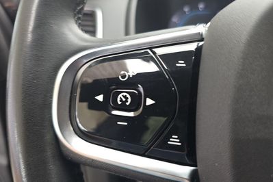 Volvo XC90 T8 AWD Plug-In Hybrid Plus Dark 7OS