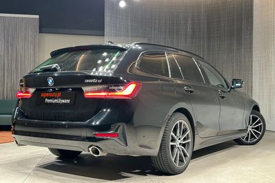BMW Seria 3 Touring 320d xDrive Sport Line