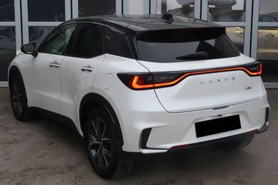 Lexus LBX Emotion 1.5 Hybrid
