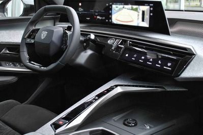 Peugeot 5008 GT Exclusive S&S e-DCS6 1.2 PureTech mHEV