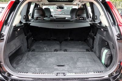 Volvo XC90 T8 AWD Plug-In Hybrid Plus Dark 7os aut