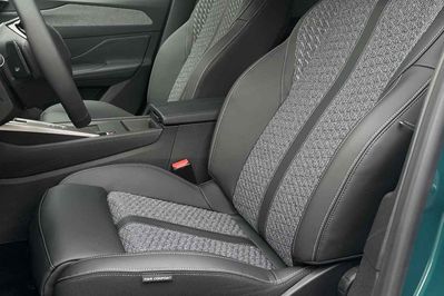 Peugeot 308 Allure 1.2 mHEV e-DCS6