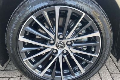 Lexus ES 300h Business Edition 2.5 E-CVT