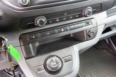 Peugeot Expert L2H1 AT