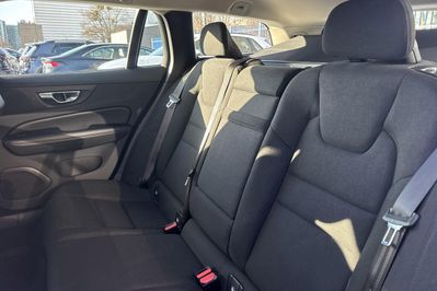Volvo V60 B3 B Momentum Core