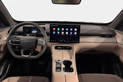 Chery TIGGO 8 1.5 T-GDI Super Hybrid DCT