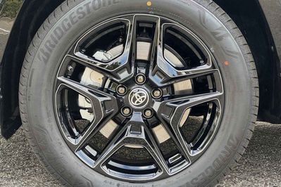Toyota RAV4 GR Sport 2.5 Hybrid Dynamic Force