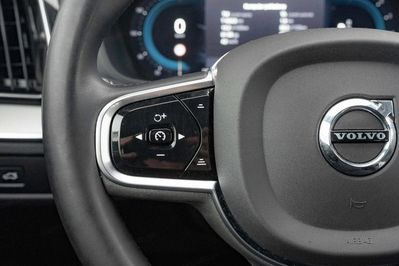 Volvo XC60 B4 B Plus Dark