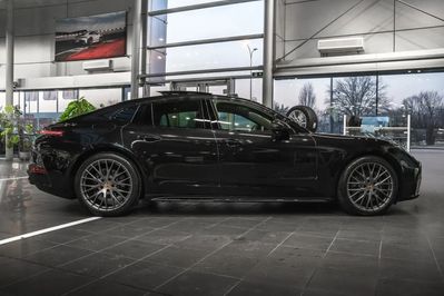 Porsche Panamera 4