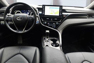Toyota Camry Hybrid Prestige CVT