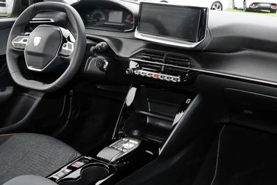 Peugeot 208 Style e-DCS6 1.2 mHEV