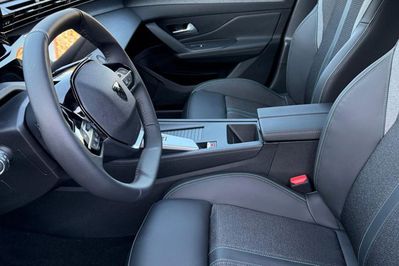 Peugeot 408 Allure e-DCS 1.2 mHEV