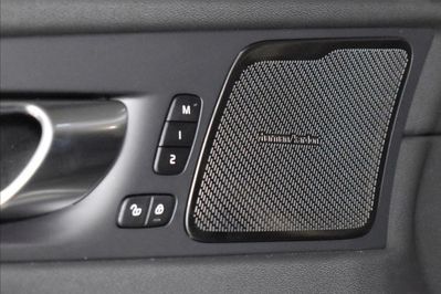 Volvo XC60 T6 Plug-In Hybrid AWD Plus Dark